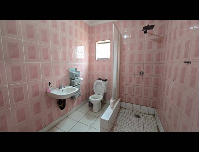 5 BEDROOM HOUSE FOR SALE IN SHALLCROSS
